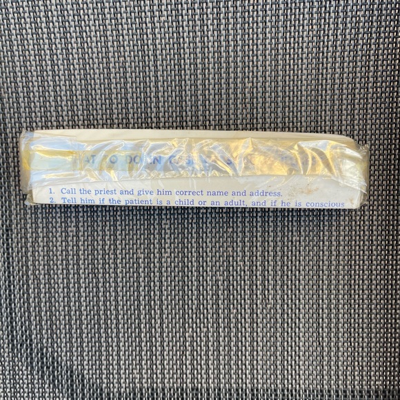 Vintage Wooden Cross with Mother of Pearl Inlay and Hidden Compartment - Picture 6 of 6